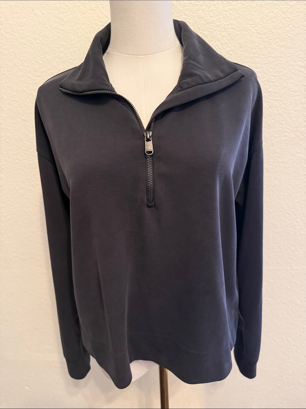 Athleta Seasoft cropped quarter zip Pullover in Charcoal